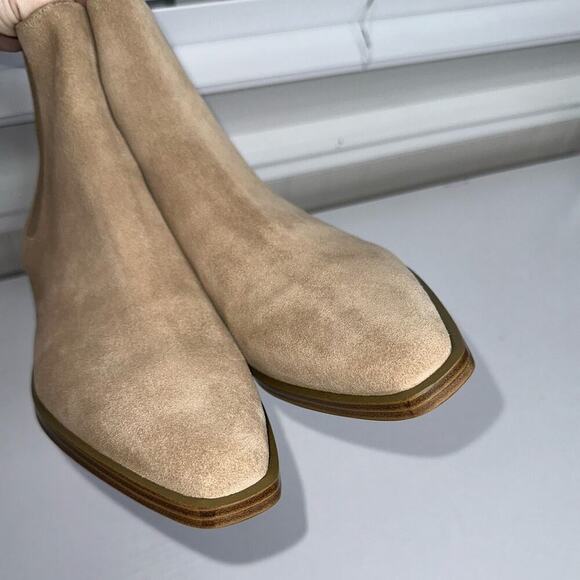 Michael Kors Lottie Suede Leather Ankle Booties Tan/Neutral Size 9M Pull On - Picture 2 of 6